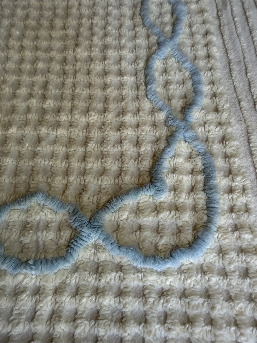 Vtg Chenille crib blanket bedspread featuring a blue puppy with ball & doghouse